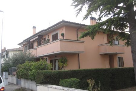 Appartamento con giardino Foligno